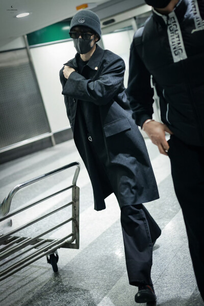 肖战 20260224 #肖战把机场走成秀场了
见水印