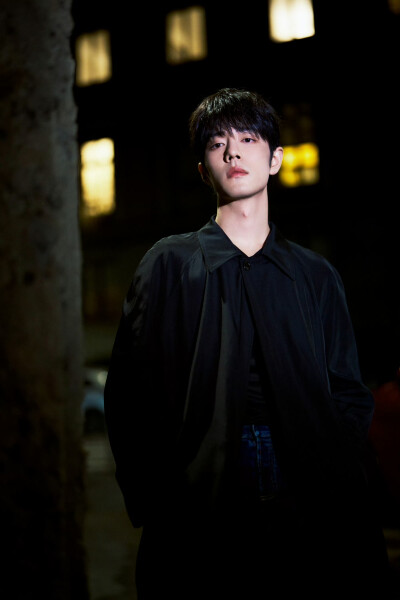 @GUCCI ​大秀#GucciPrimavera# 序幕将开，随@肖战 一起以经典为底，与先锋相遇，共探无限意趣，稍后见！http://t.cn/AXciBxFC ​​​