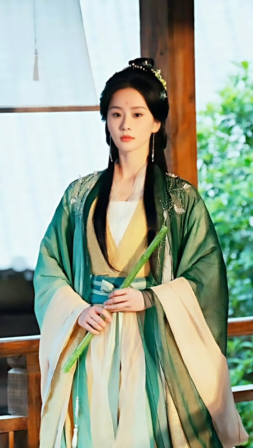 刘诗诗/东方淮竹