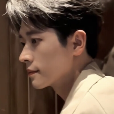 云轻轻盖过他头崖