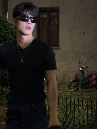 #日常见肖战# 留一抹鲜活侧影风华@肖战 ​​​