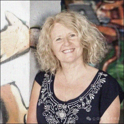 Sonia Barton
索尼娅·巴顿
