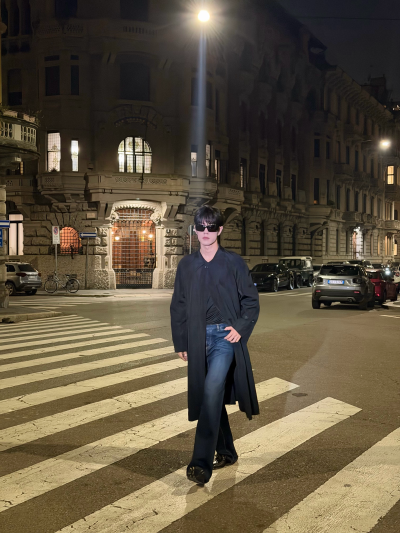 #日常见肖战# 留一抹鲜活侧影风华@肖战 ​​​