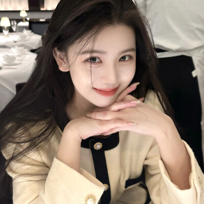 凌晨的海 难言的爱.
侵权删