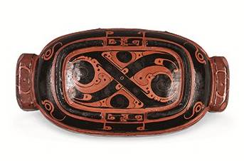 西汉 彩绘漆豕口形双耳长盒盖 
湖北省博物馆藏
