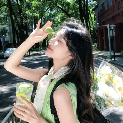 凌晨的海 难言的爱.
侵权删