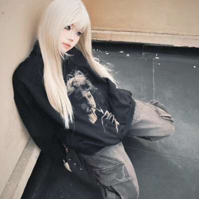 幸福像雨滴滑过玻璃 痛苦像雨痕长久不消