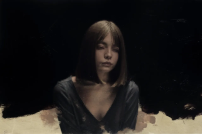 安东尼·J·莫罗是一位美国当代具象画家，以细腻而富有心理深度的人物绘画受到关注。他的创作建立在扎实的写实基础之上，同时融入对情绪氛围与当代审美的思考，使作品兼具传统技法与现代感受。莫罗的作品多以人物肖像…