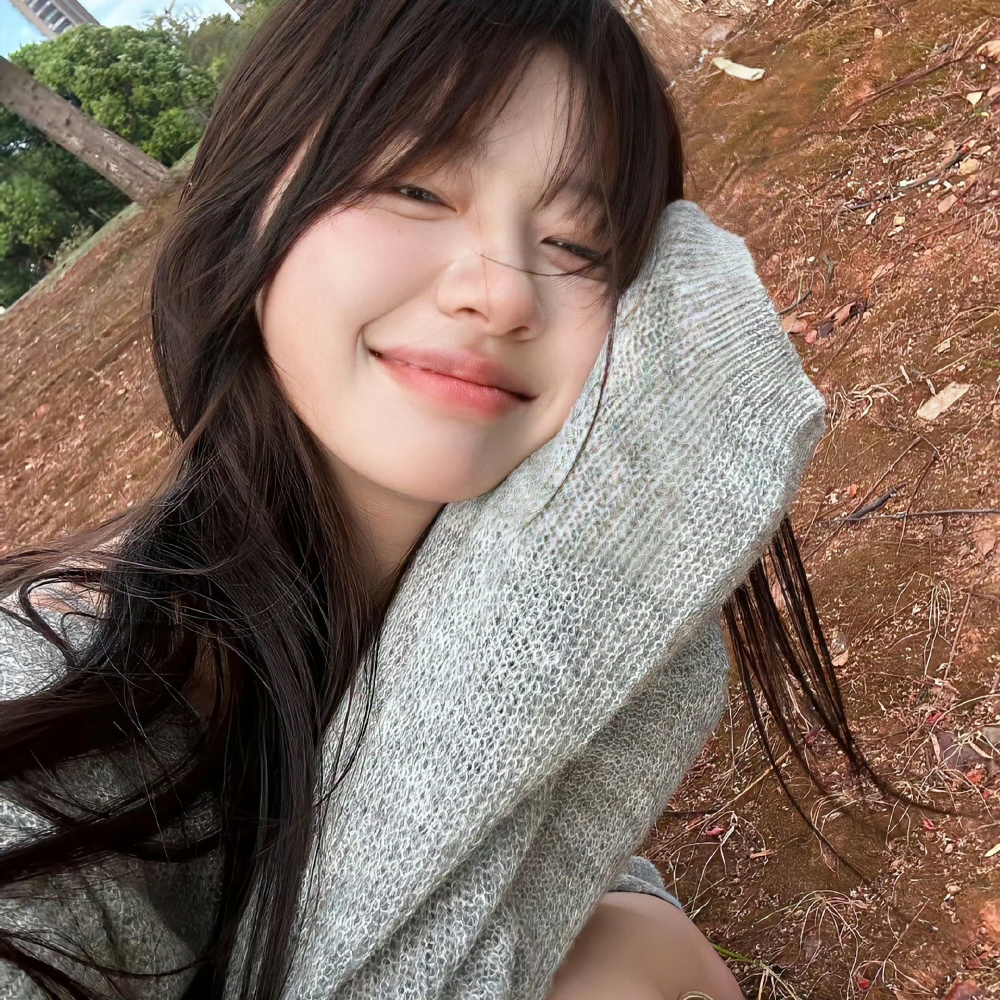 凌晨的海 难言的爱.
侵权删