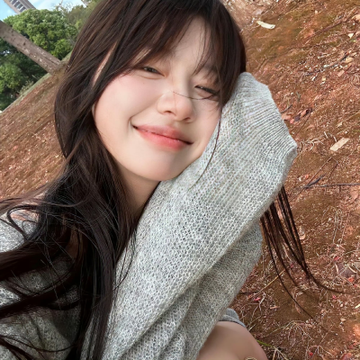 凌晨的海 难言的爱.
侵权删