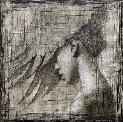 丹尼尔·比尔梅斯，这位在洛杉矶挥洒灵感的当代画家，总在画布上玩着奇妙的平衡术。他把现实主义揉进象征与抽象的漩涡，用指尖摩挲出的质感与眉目流转的神情，将寻常日子与奇幻想象织成同一片锦缎。他的画里，既有破…