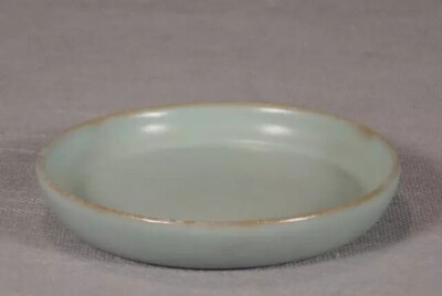 宋代  汝窑青釉圆形洗
观复博物馆藏
