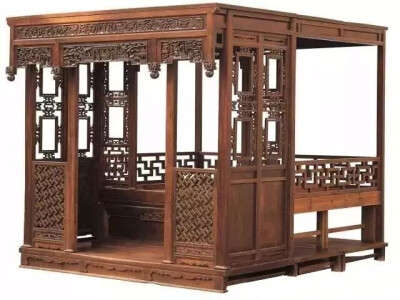 明晚期  榉木拔步床
厦门观复博物馆藏
