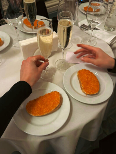 日常
心似双丝网，中有千千结。