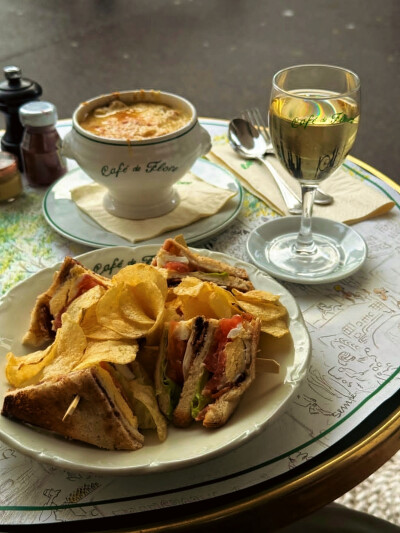 日常
心似双丝网，中有千千结。