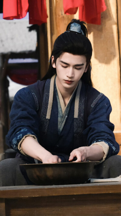 逐玉 谢征 张凌赫