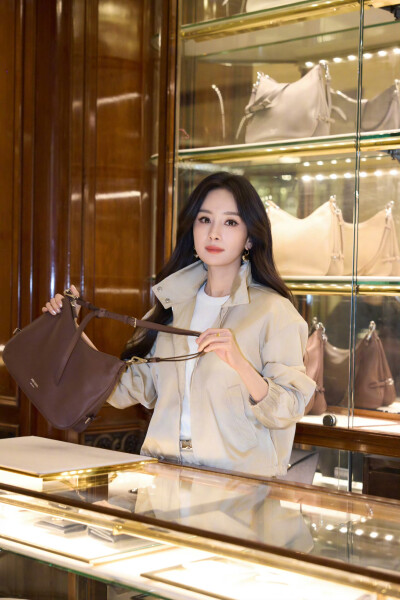 杨幂/Prada全球品牌代言人