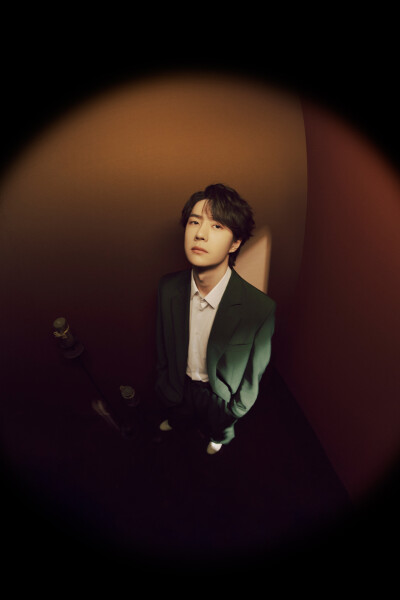 YIBO-OFFICIAL：
#YIBO MOMENT#
正月十五，元宵佳节✨
灯火可亲，阖家圆满，好运连绵！
祝大家元宵节快乐！@UNIQ-王一博 ​​​