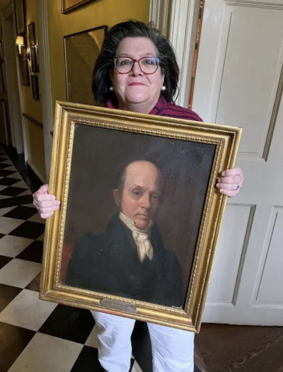 梅格·费尔法克斯·菲尔丁与约翰·比尔·戴维奇医生（Dr. John Beale Davidge）的肖像画。这幅画作于1844年，是在巴尔的摩一家已关闭的餐馆里发现的。照片由kf]]梅格·菲尔丁提供。
