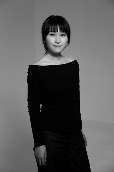 赵娜本人也从绘画中获得一种宁静的力量