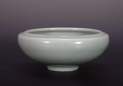 龙泉窑粉青釉敛口钵   南宋
观复博物馆藏
