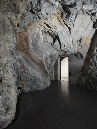 苏施美术馆内部 ©Muzeum Susch，Art Stations Foundation CH，摄影：Conradin Frei