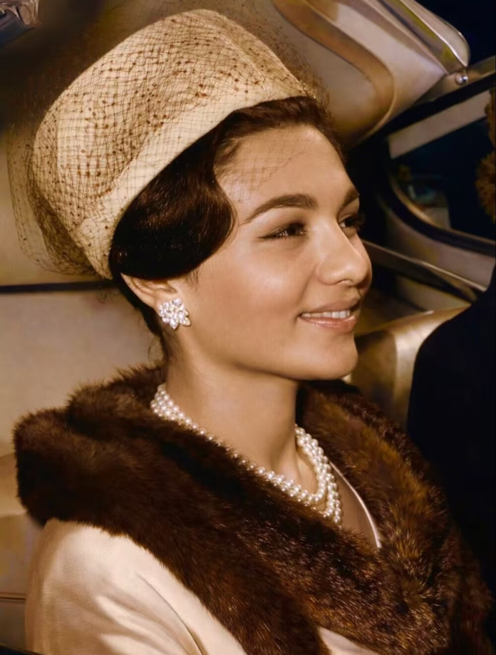 伊朗末代王后法拉赫