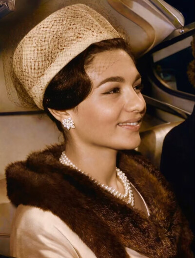 伊朗末代王后法拉赫