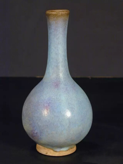 金代 钧窑天青釉长颈瓶 
 观复博物馆藏
