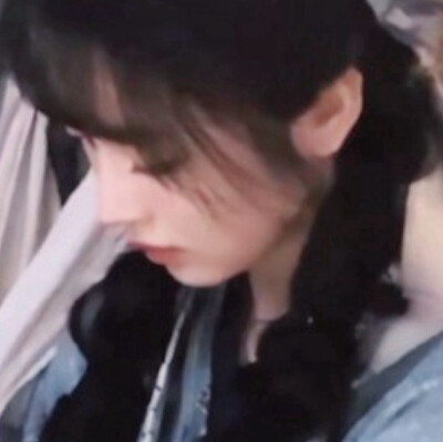 前两张是我最最喜欢的一组，奈何滤镜太糊我一直调（但素不影响上头！食用收单(´･ω･`)