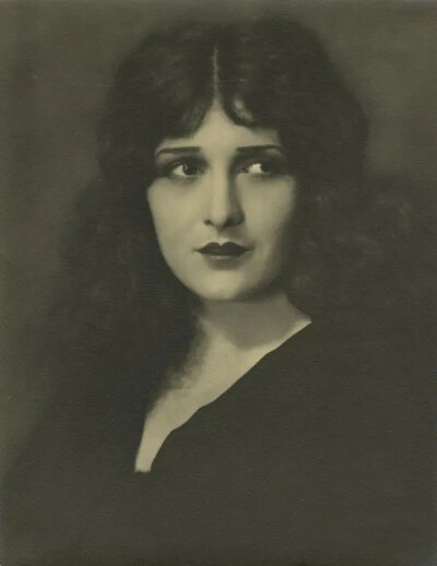 Evelyn Brent