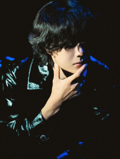 2025.8.14王一博香奈儿蔚蓝之夜