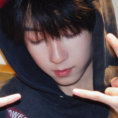 第一张上头好看，能不能让我发出去？