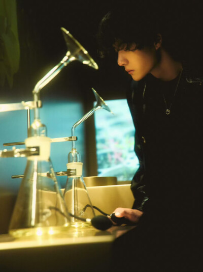 2025.8.14王一博香奈儿蔚蓝之夜