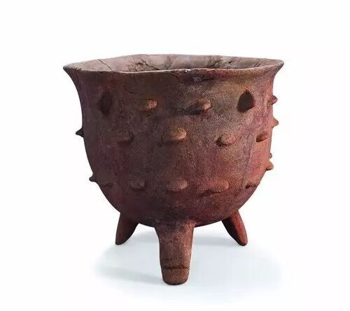 新石器时代  乳钉纹红陶鼎
河南博物院藏
