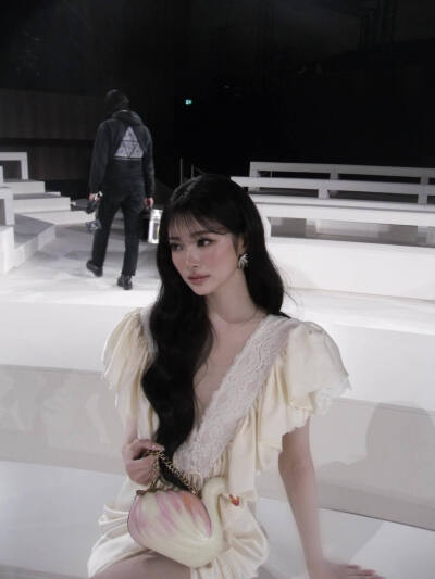 MEOVV anna田中杏奈