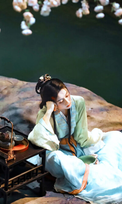 江湖夜雨十年灯