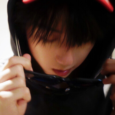 第一张上头好看，能不能让我发出去？