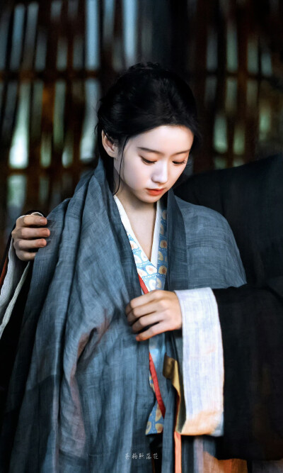 江湖夜雨十年灯