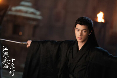 江湖夜雨十年灯