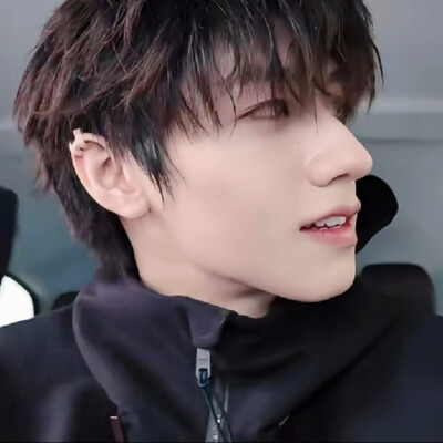 i miss u…(´｡-ω(-ω-｡`)