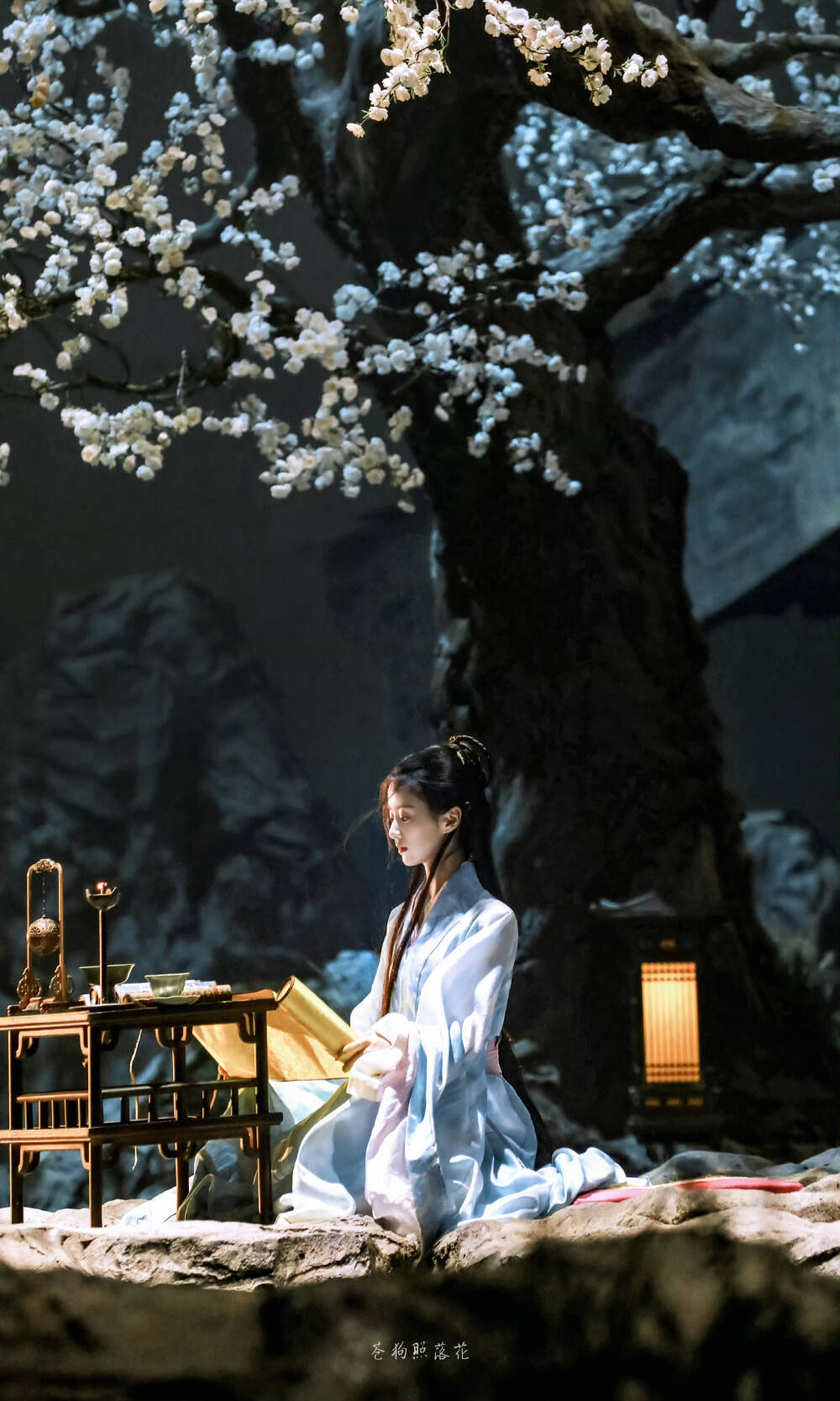 江湖夜雨十年灯