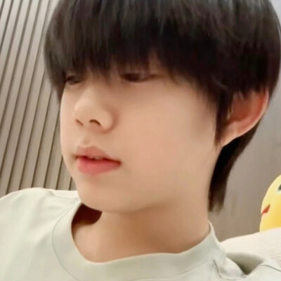 i miss u…(´｡-ω(-ω-｡`)