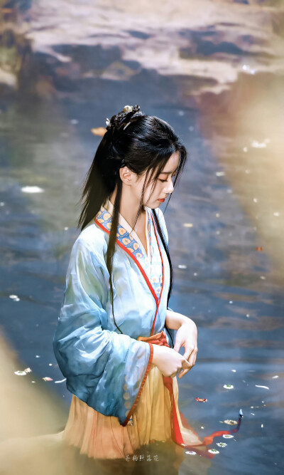 江湖夜雨十年灯