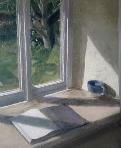 凯瑟琳·杰克逊是一位活跃于当代艺术界的具象画家，以细腻而富有情绪深度的人物绘画而受到关注。她在传统绘画训练的基础上发展出兼具写实结构与当代表达的个人风格，通过对光线、色彩和人物心理状态的细致刻画，使作…