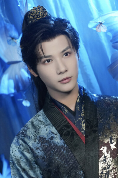 沈谬 在你的眉梢种红豆 郑业成