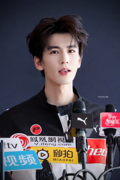 cr.WildBluebell·张凌赫