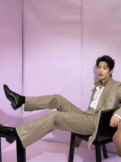 #日常见肖战# 万千故事在此间尽藏 @肖战 晚安[月亮]#电视剧品质盛典# ​​​