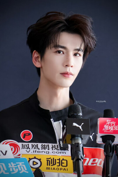 cr.WildBluebell·张凌赫