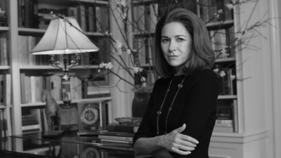 娜奥米·沃茨在FX电视台的《爱情故事》中饰演杰奎琳·肯尼迪。图片由FX电视台提供。